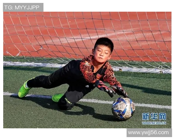 小区足球明星盘点：那些在绿茵场上闪耀的少年英雄们