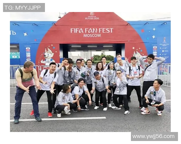 足球明星亲密对话揭秘训练生活与赛场背后的故事